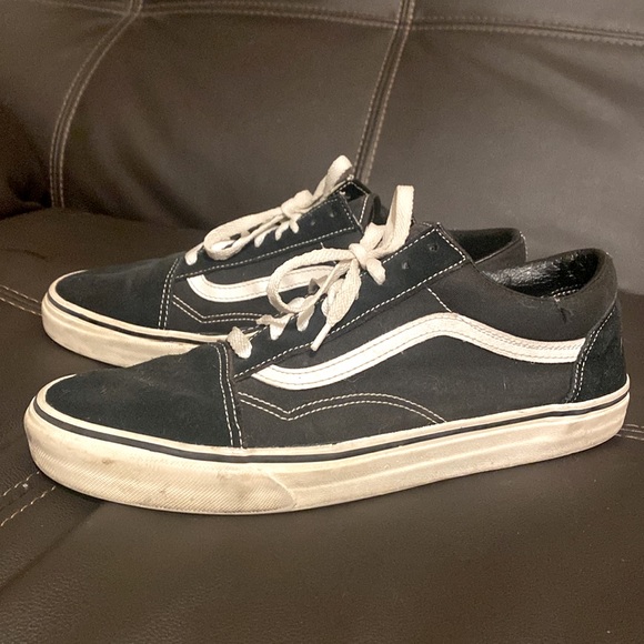 Old Skool Black Vans - Picture 2 of 3